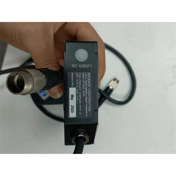 日本KEYENCE基恩士LK-G5000高精度CMOS激光位移傳感器感測頭LK-H057