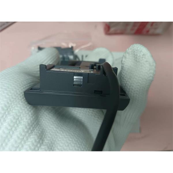 KEYENCE基恩士光纖放大器電纜型主機(jī)FS-N12MN